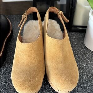 Madewell Women's Tan Suede Clogs- brand new!